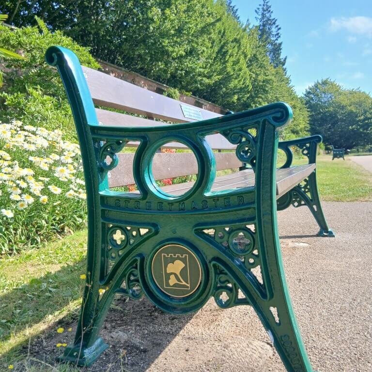 Bute Park memorial bench 1 memorial bench in Bute park