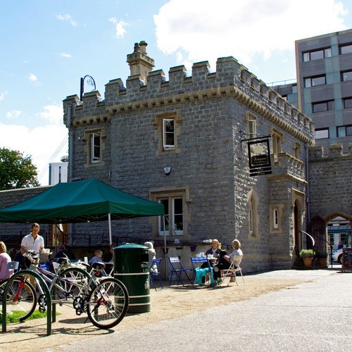 The west lodge entrance and Pettigrew Tea rooms